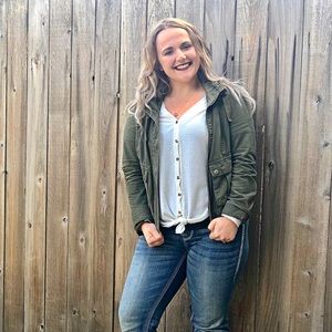 Meet your Posher, Amanda